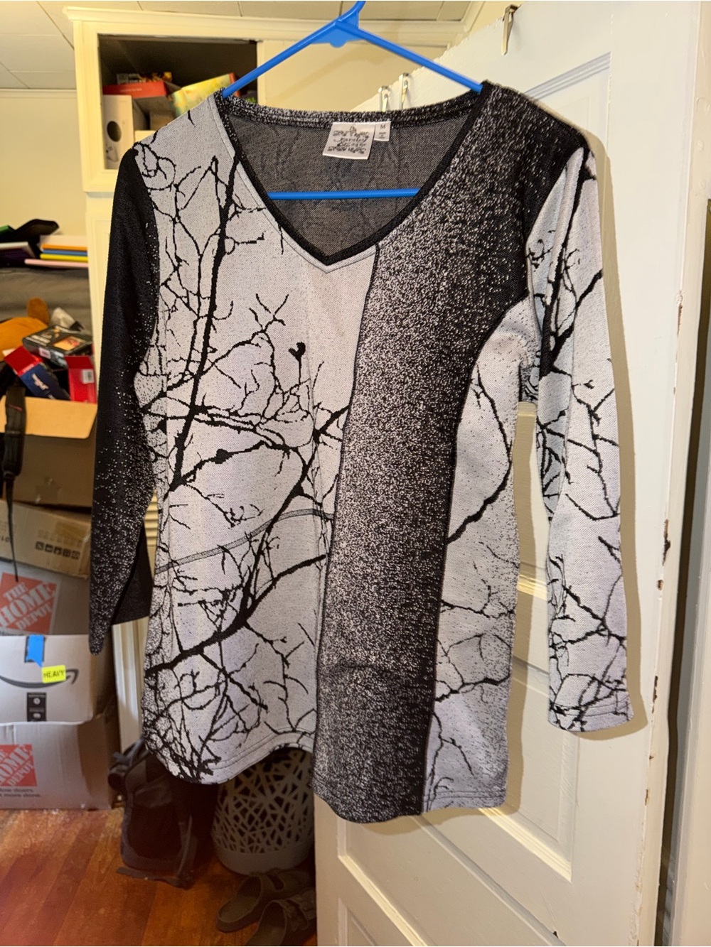 Paisley & Sage Women’s 3/4” Sleeve Tree Printed Abstract Piece